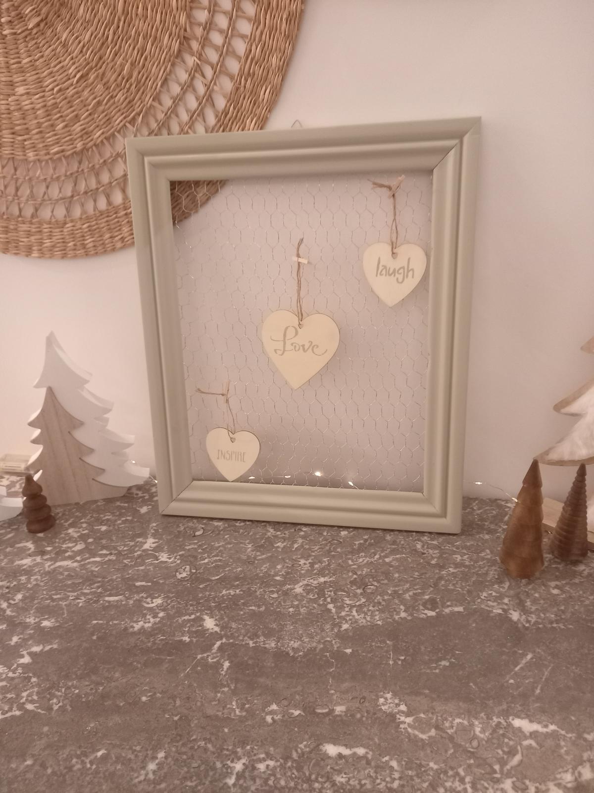 cadre-photos-ancetres-apres-montage inspiration upcycling et création de cadres en bois